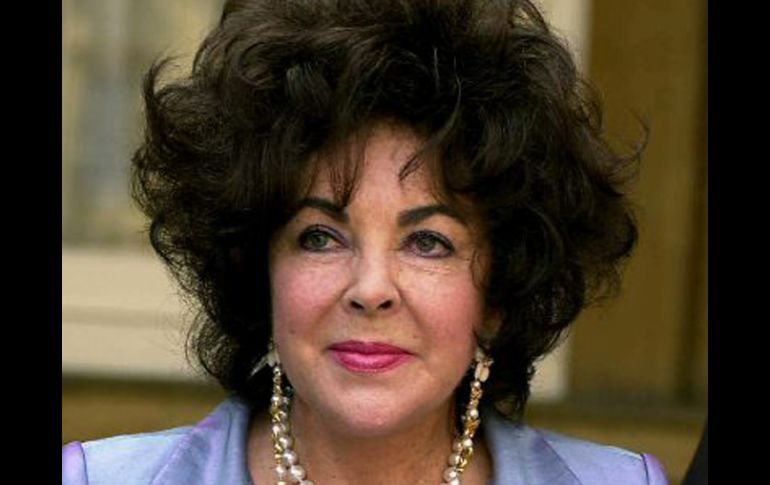 Elizabeth comenta que cuando Richard Burton falleció ella seguía enamorada locamente. REUTERS  /