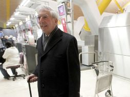 Mario Vargas Llosa se declaró feliz ante los medios de comunicación. EFE  /