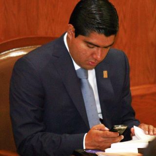 Determinan empresa que auditará gestión de Carlos Corona