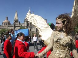 Los participantes del Encuentro Nacional de Estatuas Vivientes visitaron el Centro. A. CAMACHO  /