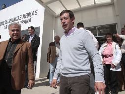 El alcalde Miguel Castro Reynoso (derecha) visitó ayer la clínica. S. NÚÑEZ  /