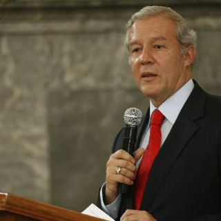 Finanzas denuncia a universitarios por daños a mobiliario