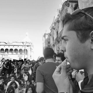 Denuncian a manifestantes por daños al mobiliario del Gobierno estatal