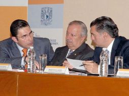 El secretario de Educación, Alonso Lujambio, presenta los resultados de la prueba PISA que aplica la OCDE. EL UNIVERSAL  /