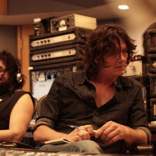 Planean 'palomazo' Saúl Hernández y Alejandro Marcovich