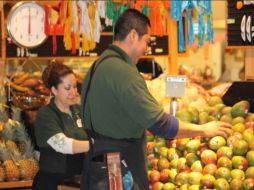 El aumento de precio en algunas frutas y verduras impulsó el indicador inflacionario. EFE  /