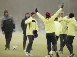 Los jugadores del Manchester United durante una sesión de entrenamientos. AP  /