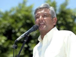 AMLO deja entrever que no declinaría por Ebrard. ARCHIVO  /