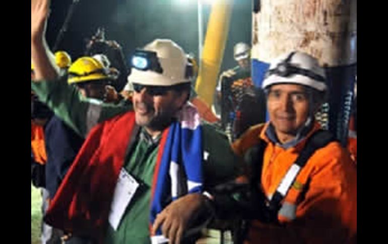 Los 33 mineros fueron rescatados entre el 12 y el 13 de octubre. EL UNIVERSAL  /
