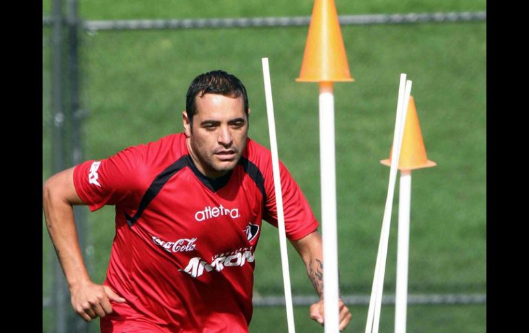 Daniel Osorno quiere una oportunidad para quedarse a militar con el conjunto rojinegro. MEXSPORT  /