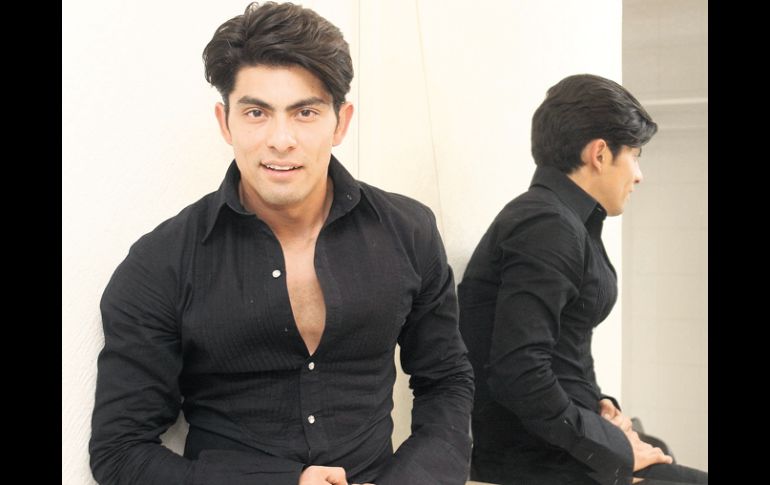 Víctor García estrena material discográfico, al que titula Amorcito corazón.M.FREYRÍA  /