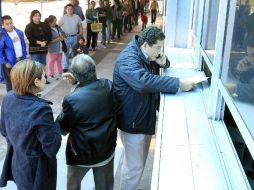 Al menos uno de cada tres mexicanos pagó soborno para acelerar un trámite entre junio de 2009 y junio de este año. EL INFORMADOR  /