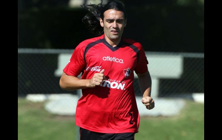 El jugador argentino Fabricio Fuentes está en espera de una oferta de otro equipo. MEXSPORT  /