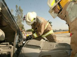 Protección Civil del Jalisco trabaja en el lugar de los hechos. ARCHIVO  /