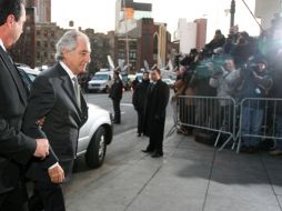Bernard Madoff llegando al tribunal federal en Nueva York. AP  /
