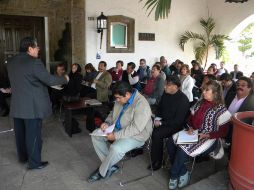 Estudiantes del diplomado “Sindicalismo mexicano en la transición del Siglo XXI” en su clase extramuros.ESPECIAL  /