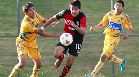 Los Tigres vinieron al Colomos a defenderse y se salieron con la suya al llevarse el marcador en cero. E. PACHECO  /