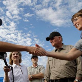 Llega Sarah Palin a Haití para misión humanitaria