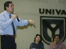 Guillermo Peñalosa participó el viernes en el Segundo Seminario Internacional de Movilidad Inteligente, en la UNIVA. M. FREYRÍA  /