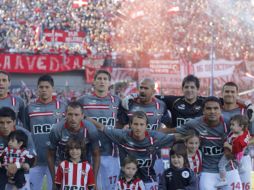 El conjunto de Estudiantes se coronaron con 45 unidades en el torneo. REUTERS  /