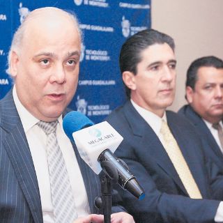 Autorizan programa de estudios para Médico Cirujano