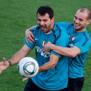 Inter llega a Abu Dhabi inmerso en un mar de dudas