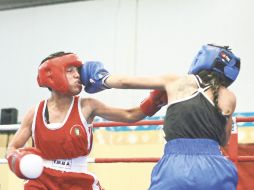 Janette García (izq.), derrotó ayer a Sarahí Lomelí, dentro de este selectivo. E. PACHECO  /