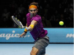 El tenista Rafael Nadal intentará cerrar el año con una victoria en Abu Dhabi. ARCHIVO  /