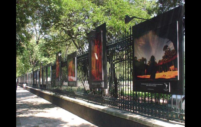 Rinden tributo a México por el Bicentenario. ESPECIAL  /