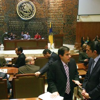 Amigos de diputados prestarán dinero al Congreso para el pago de nóminas