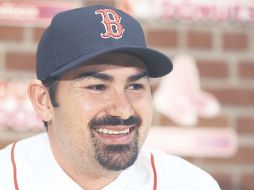 El “Titán” González ahora jugará para Boston y tendrá un enfrentamiento particular con Texeira. GETTY IMAGES SPORT  /