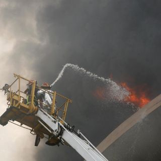 Incendio en fábrica de Bangladesh provoca más de 23 muertes