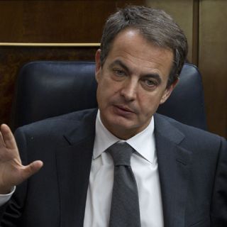 Zapatero pide prórroga para estado de alarma de controladores aéreos