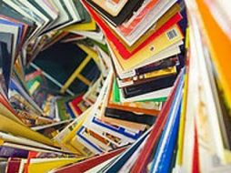 En esta venta se ofrecen títulos sobre arte, humanidades y política. ESPECIAL  /