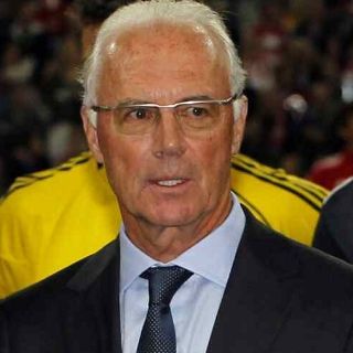 Beckenbauer critica a la FIFA