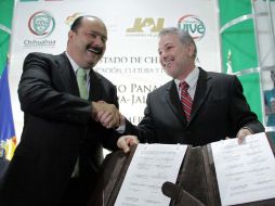 Los gobernadores de los estados de Chihuahua y Jalisco, César Duarte (izq) y Emilio González respectivamente. ESPECIAL  /