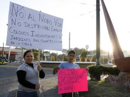 Vecinos del cruce de Circunvalación y Ávila Camacho, se manifestaron contra las obras del paso a desnivel. M . FREYRIA  /