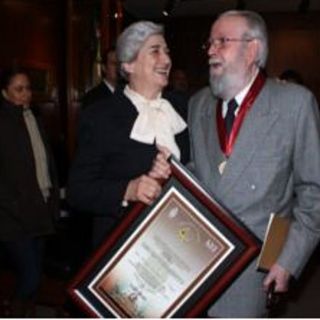 Condecoran a Hugo Gutiérrez Vega en Querétaro