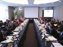 Funcionarios de México y Estados Unidos en la reunión binacional de hoy. EFE  /