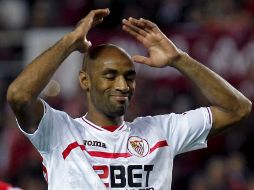 Frédéric Kanouté podría perderse el duelo ante el Real Madrid en la Liga de España debido a lesión. EFE  /