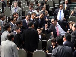 Legisladores discutieron respecto a la redacción del decreto que expide el reglamento de la Cámara de Diputados. EL UNIVERSAL  /