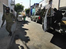 La violencia que protagonizan grupos de la delincuencia organizada contra el Ejército, han cobrado la vida de civiles. ARCHIVO  /