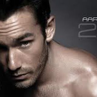 Aarón Díaz estrena calendario