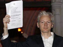 Julian Assange, el fundador de Wikileaks, quien fue liberado hoy tras pasar varios días preso en Gran Bretaña. AFP  /
