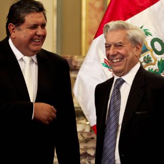 Olas de cariño para Vargas Llosa