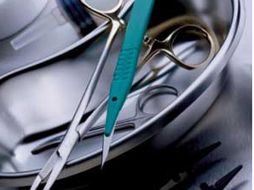 En las intervenciones de mama, son cinco veces más las mujeres que son sometidas a un aumento . ESPECIAL  /