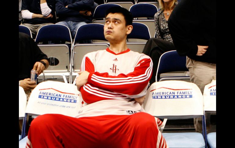 Yao Ming ha tenido muchos problemas en su pie izquierdo. REUTERS  /