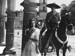 El filme es protagonizado por María Félix y Pedro Armendáriz. ESPECIAL  /