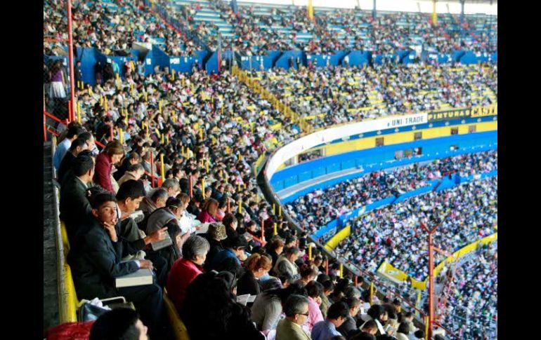 Durante las jornadas de ayer y hoy, en total 518 ministros se agregaron a la religión mediante la vía del bautismo. E. PACHECO  /