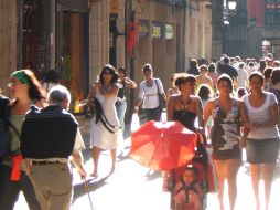 Hay quienes optan por viajar fuera del país, para ir de compras.ESPECIAL  /